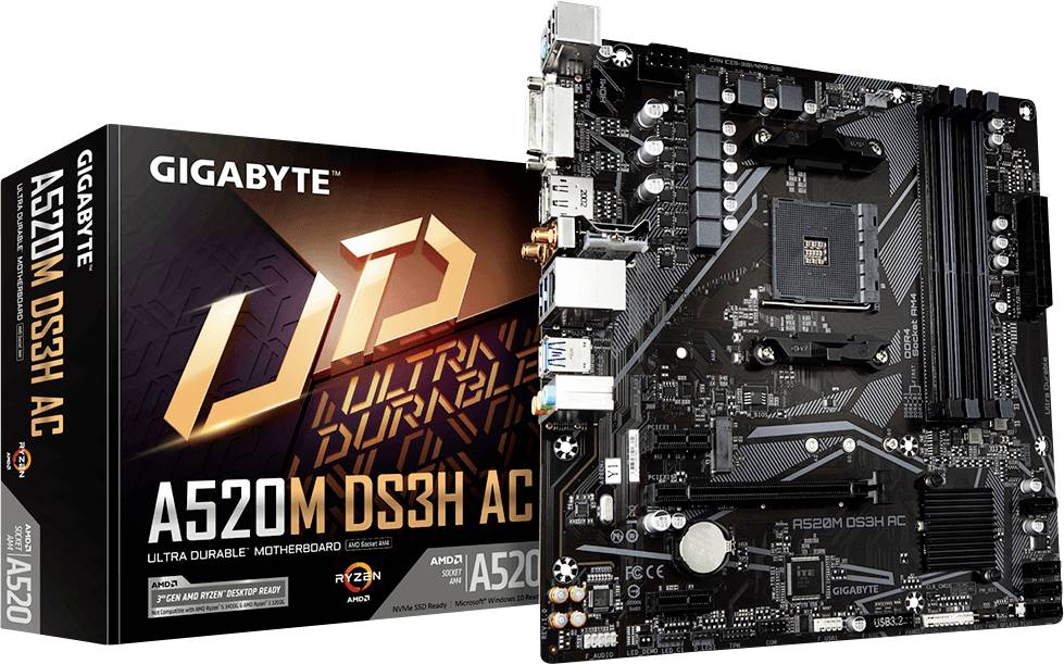 Une carte mère Gigabyte A520M DS3H AC à côté de son emballage. L'emballage présente le modèle et met en valeur la technologie 'Ultra Durable'.