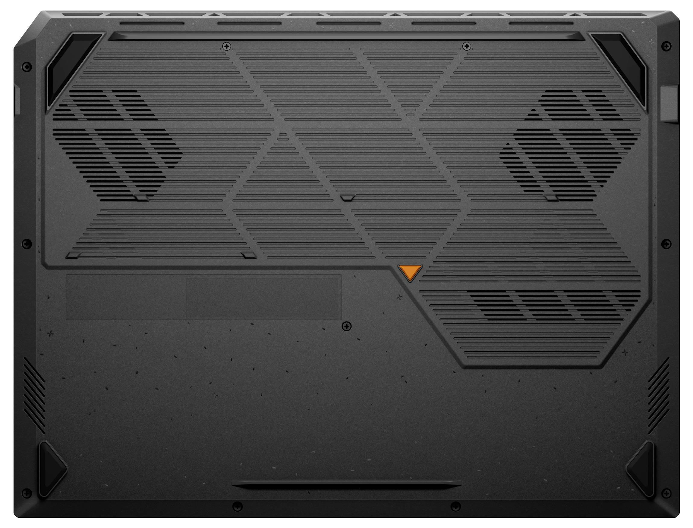 Le dessous d'un ordinateur portable avec des fentes de ventilation et un design géométrique. Un triangle orange sert d'accent.
