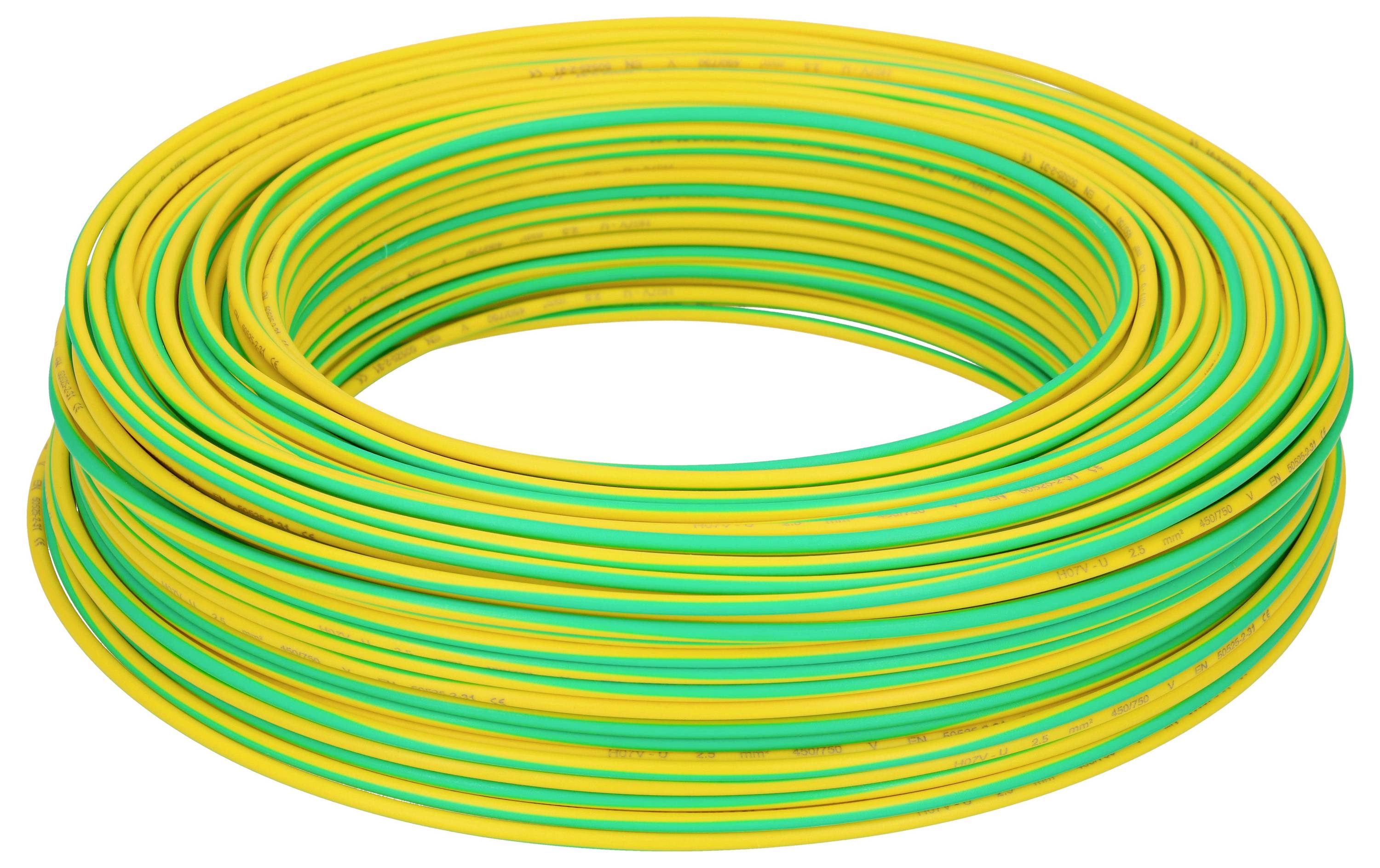 Un câble électrique jaune et vert est enroulé en bobine. Il est fréquemment utilisé comme câble de mise à la terre dans les installations électriques.