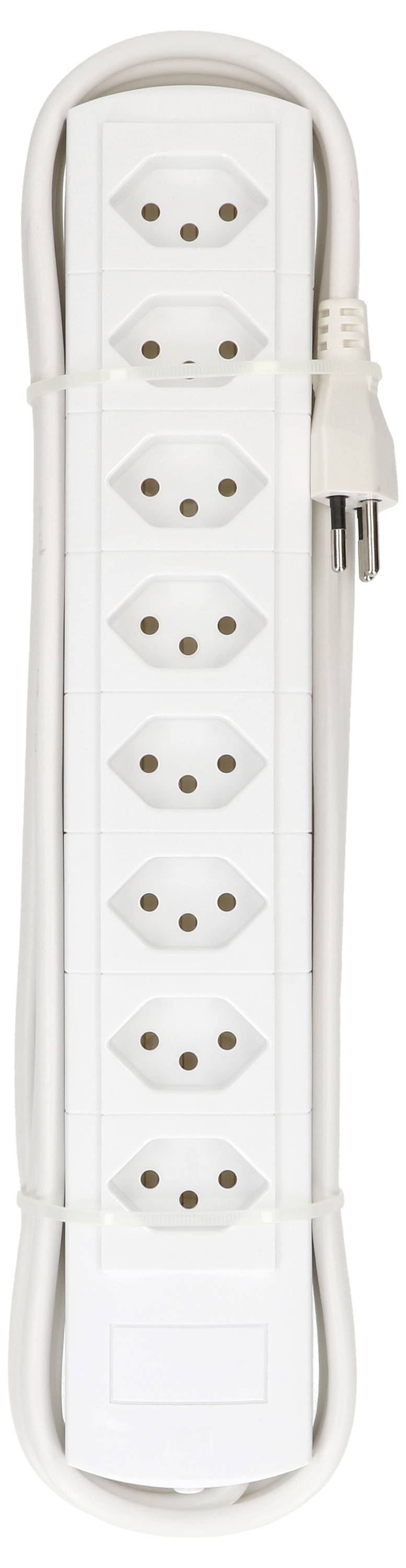 Multiprise blanche à 6 prises, avec un long câble et une fiche, présentée à plat.