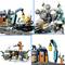 Set LEGO à thème antarctique : train avec grue, véhicule robotisé, figurines en vêtements d'hiver, paysage de glace, figurines d'animaux. Aventure dans la neige.