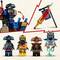 Cinq figurines Lego en miniature dans différents costumes avec un véhicule mécanique rouge et bleu et une arme sur un support.