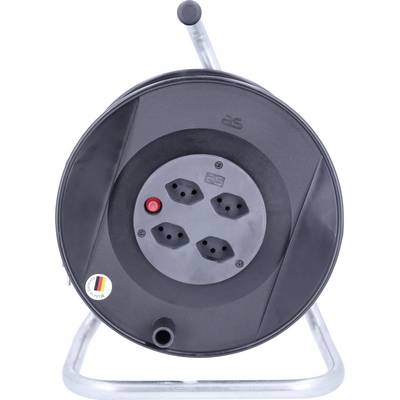 Un enrouleur de câble noir avec quatre prises électriques et un interrupteur rouge. Un petit élément décoratif rond arborant le drapeau allemand est bien visible.