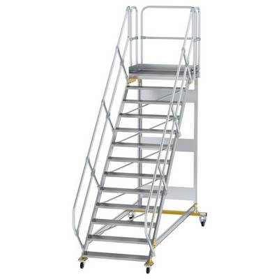 Une échelle mobile en aluminium avec plateforme et garde-corps, idéale pour un accès sécurisé aux zones de travail en hauteur dans les entrepôts.