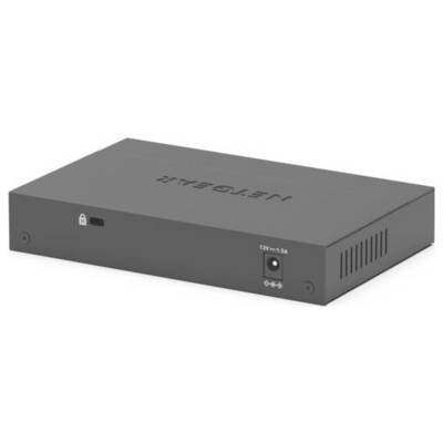 Switch réseau noir de NETGEAR avec plusieurs ports Ethernet, fentes de ventilation et connexion d'alimentation.