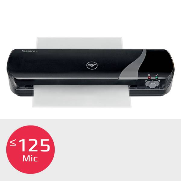 Un appareil de plastification noir de GBC traite un document, montré avec un symbole '≤ 125 Mic', indiquant l'épaisseur du film.