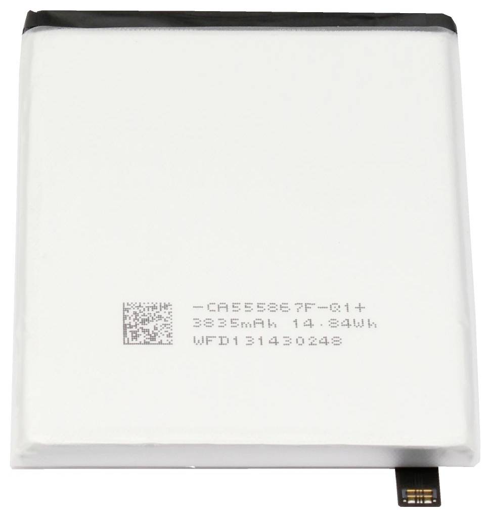 Une batterie rectangulaire et plate avec un numéro de série imprimé, d'une capacité de 3855 mAh et d'une puissance de 14,84 Wh.
