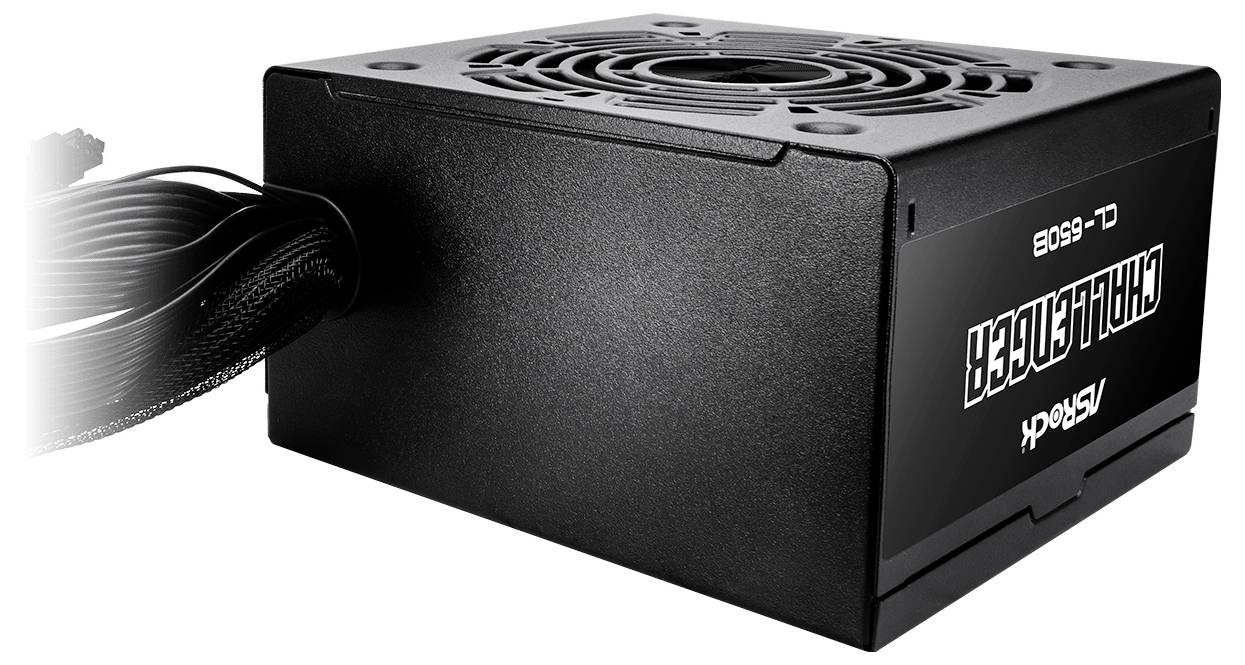 Bloc d'alimentation noir pour ordinateur avec des fentes d'aération en haut et un faisceau de câbles sur le côté. Marquage 'Chieftronic' sur le côté.