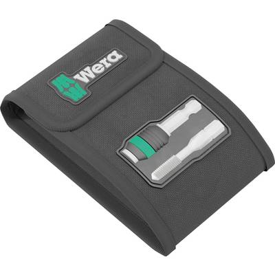 Ensemble d'outils Wera dans un sac en tissu gris foncé fermé, portant le logo Wera et présentant un motif distinctif de têtes de tournevis.