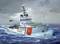 Un navire de patrouille portant l'inscription 'Kustwacht' navigue sur une mer agitée. Un hélicoptère vole en arrière-plan.