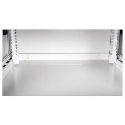 Étagère de stockage industrielle vide, blanche, avec des surfaces métalliques propres, des poutres de support verticales de chaque côté, et aucun objet visible.