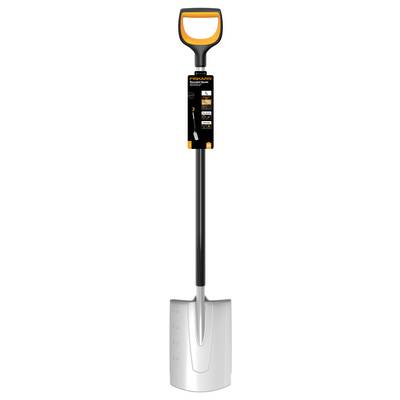 Bêche avec poignée ergonomique et lame en métal robuste. Idéale pour les travaux de jardinage et le bêchage de la terre.