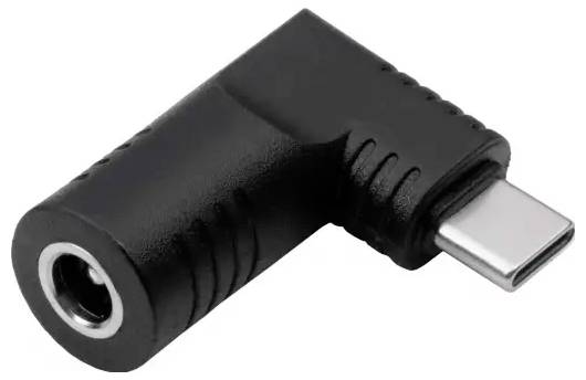 Un adaptateur USB-C noir coudé à angle droit avec une prise pour écouteurs. Adapté pour connecter des accessoires audio.