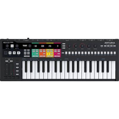 Un synthétiseur clavier MIDI avec touches éclairées, potentiomètres rotatifs et écrans, adapté à la production musicale et aux performances live.