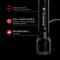 Une lampe de poche noire avec affichage LED dispose de 'Double source d'alimentation', 'Protection IP68' et est 'rechargeable'.