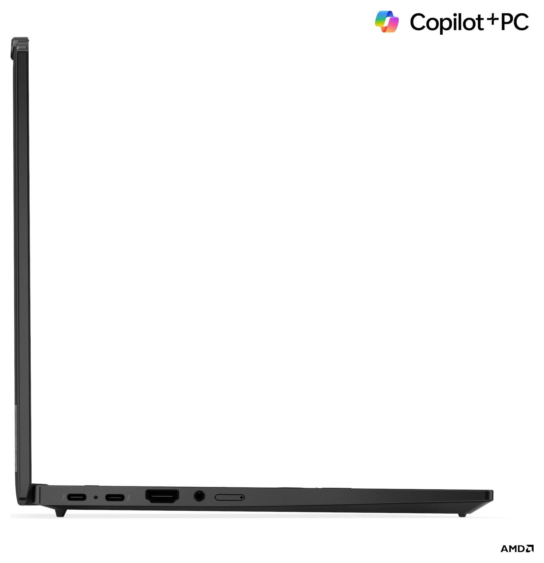 Un ordinateur portable noir et fin montrant les ports latéraux, y compris USB et HDMI, sur un fond blanc, avec le logo « Copilot+PC » dans le coin supérieur droit.