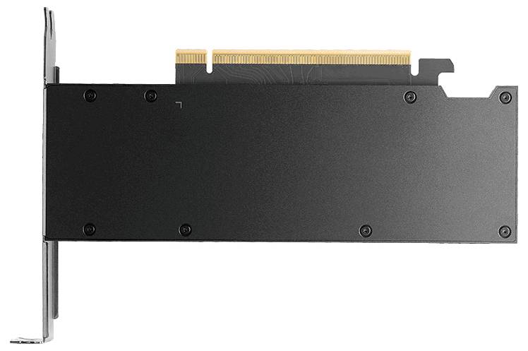 Une carte d'extension PCIe noire avec un support métallique, vue de côté, montrant des broches de connecteur dorées sur le dessus.