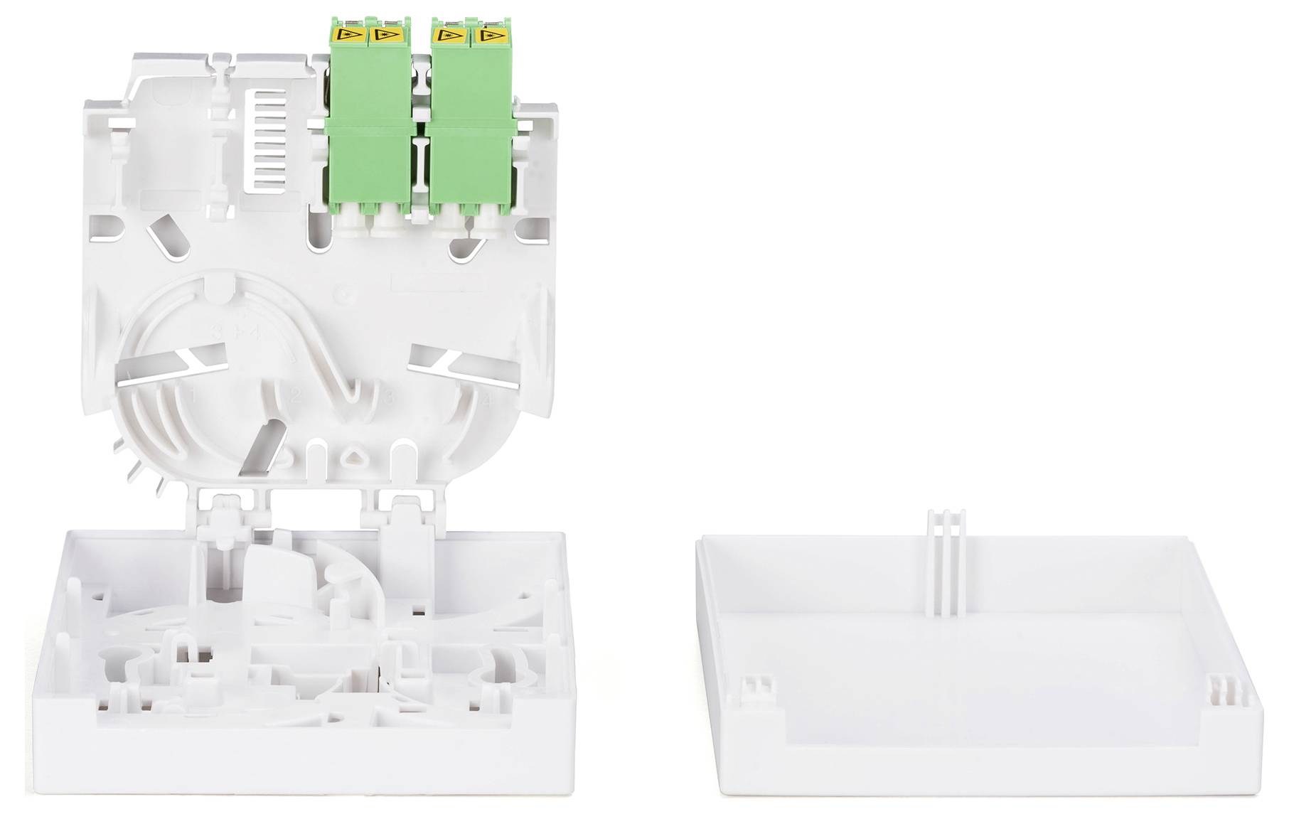 Boîte de terminaison à fibre optique blanche avec coupleurs verts, ouverte pour révéler les fonctionnalités de gestion de câbles et les compartiments internes.