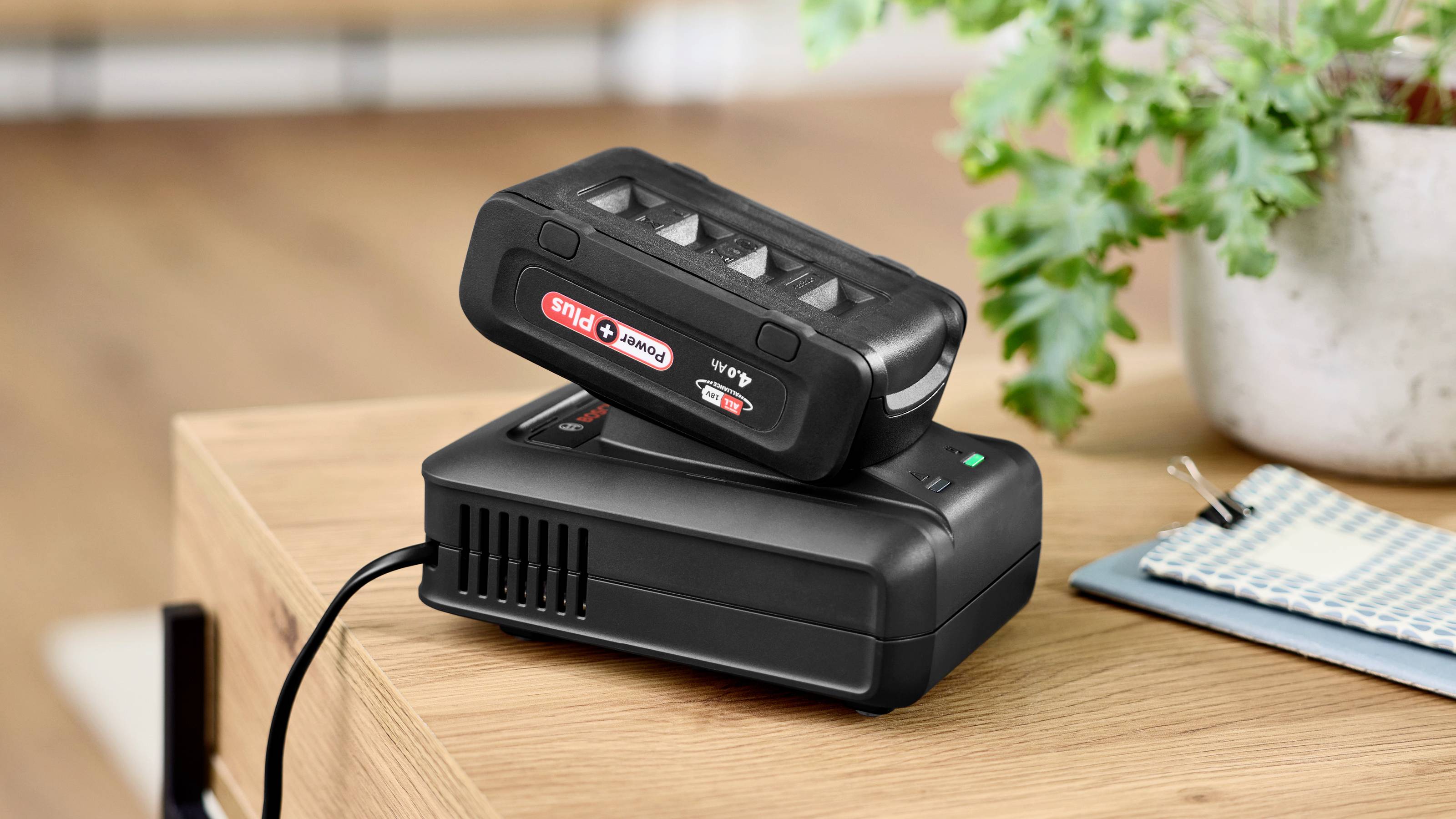 Bosch Schnellladegerät, Power for ALL 18V Chargeur rapide BHZUC1844-1