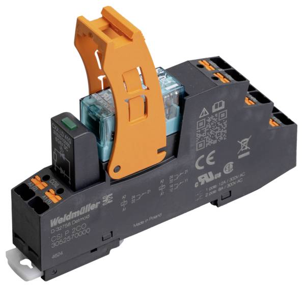 Un module relais orange et noir avec un composant transparent bleu, doté de ports de connexion, d'étiquettes et de certifications.