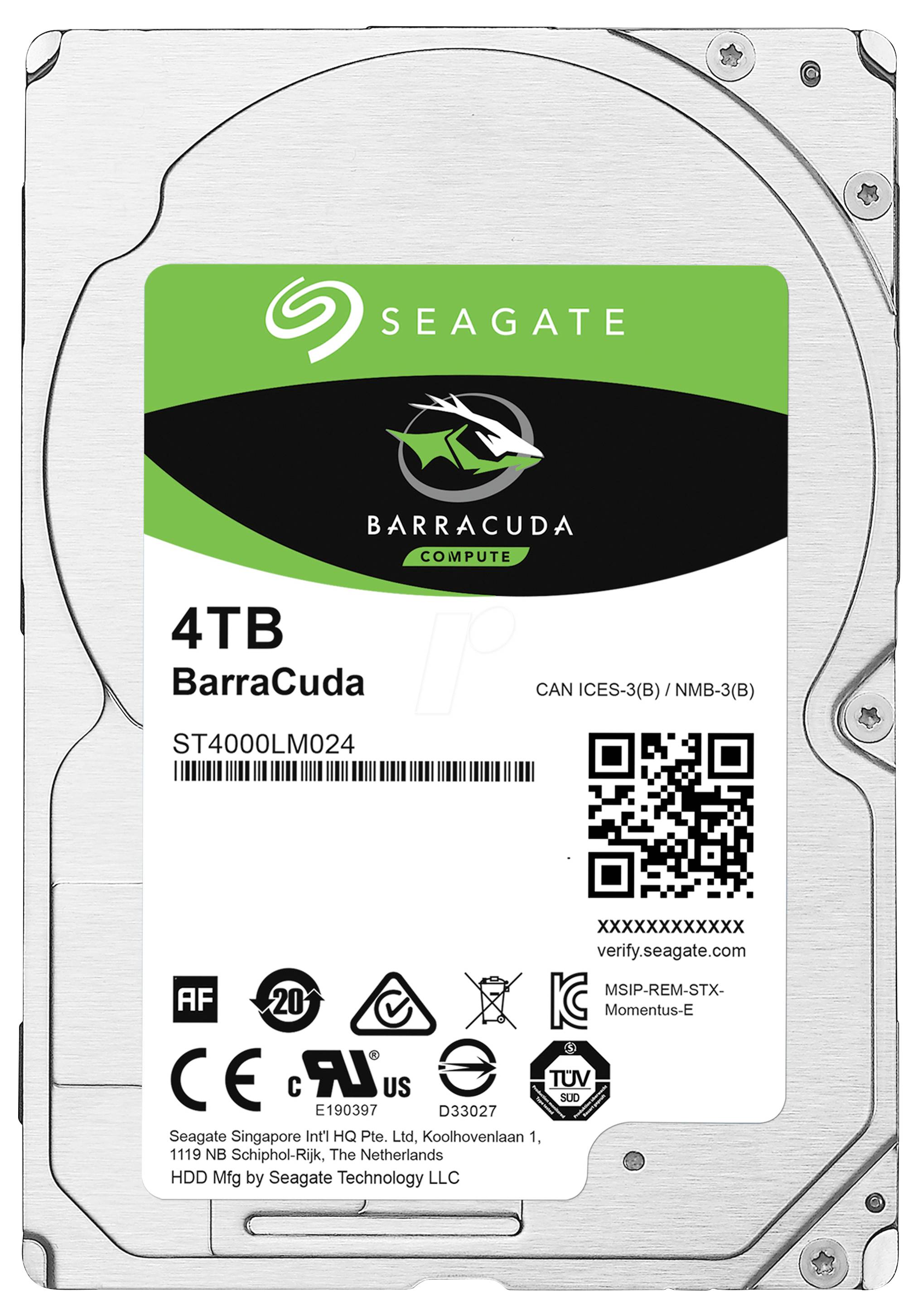 Disque dur Seagate Barracuda 4 To, modèle ST4000LM024, boîtier argenté avec étiquette verte et noire, code QR, et différentes certifications visibles.