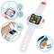 Une montre connectée pour enfants avec des icônes d'applications colorées, un bouton SOS, de la musique, un microphone et des symboles de volume. Elle dispose d'un bouton de commande et offre la possibilité de paiements sans contact.