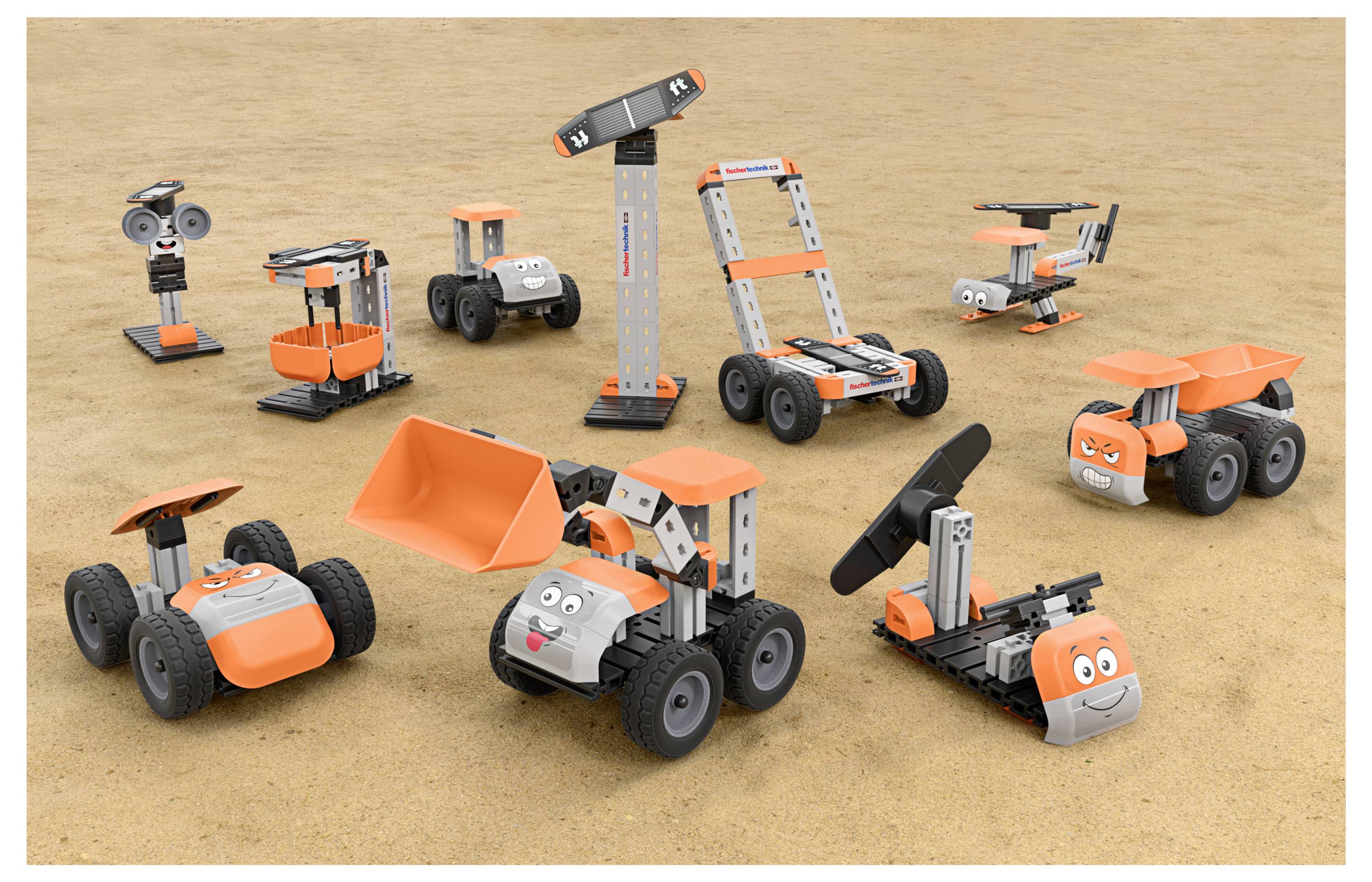 Neuf véhicules robotiques orange et gris ludiques aux visages expressifs sont disposés sur une surface sableuse, présentant diverses conceptions et fonctions.