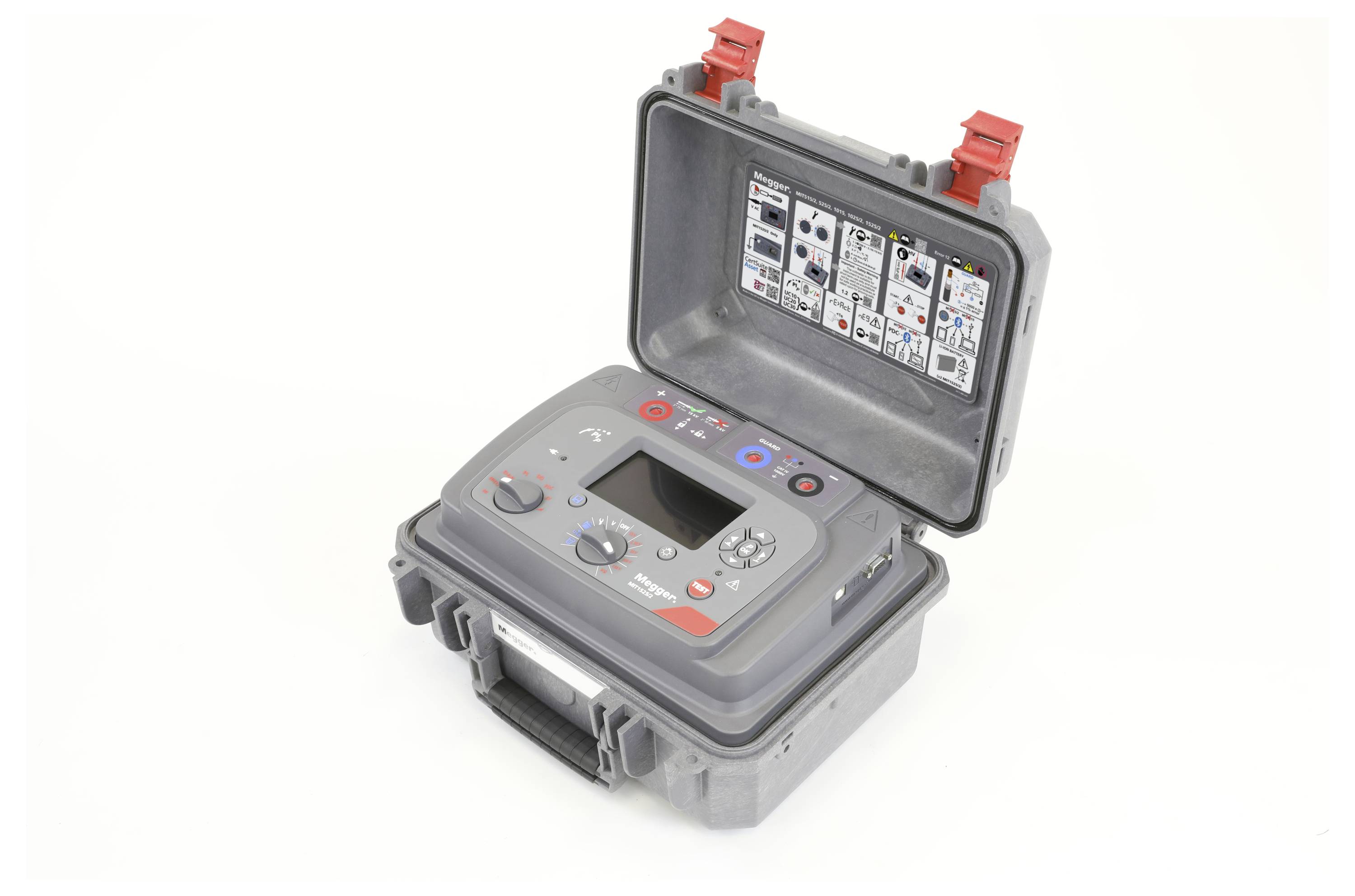 Un appareil électronique portable de couleur grise, doté d'un écran et de plusieurs boutons, logé dans un étui de protection, utilisé pour tester les systèmes électriques.