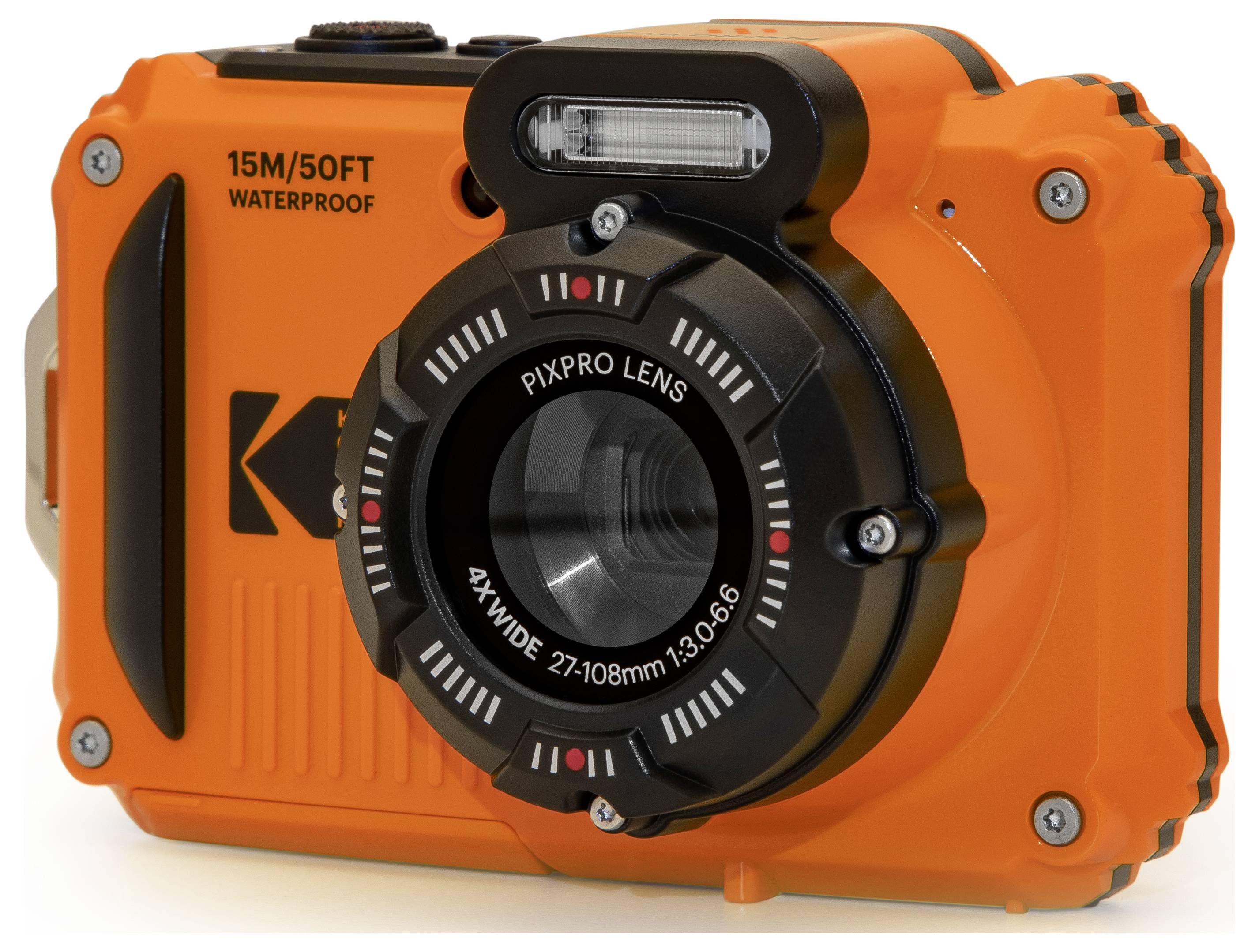 Un appareil photo numérique étanche orange, étiqueté « ÉTANCHE 15M/50FT » avec un grand objectif portant l'inscription « OBJECTIF PIXPRO 4X GRAND ANGLE 27-108MM 1:3.0-6.6 ».