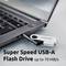 Clé USB portant l'étiquette « Intenso » branchée dans un ordinateur portable, promouvant une « Clé USB-A Super Vitesse jusqu'à 70 Mo/s ».