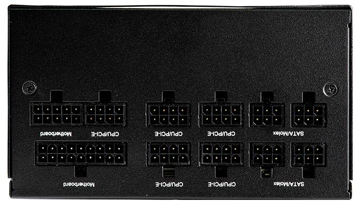 Panneau arrière d'une alimentation électrique avec des ports étiquetés pour les connexions 'Carte mère', 'CPU/PCIe' et 'SATA/Molex'.