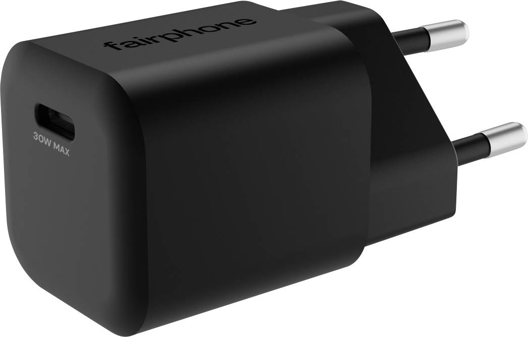 Un chargeur Fairphone noir avec une prise européenne, portant l'inscription « 30W MAX » sur le côté, conçu pour la charge rapide des appareils.
