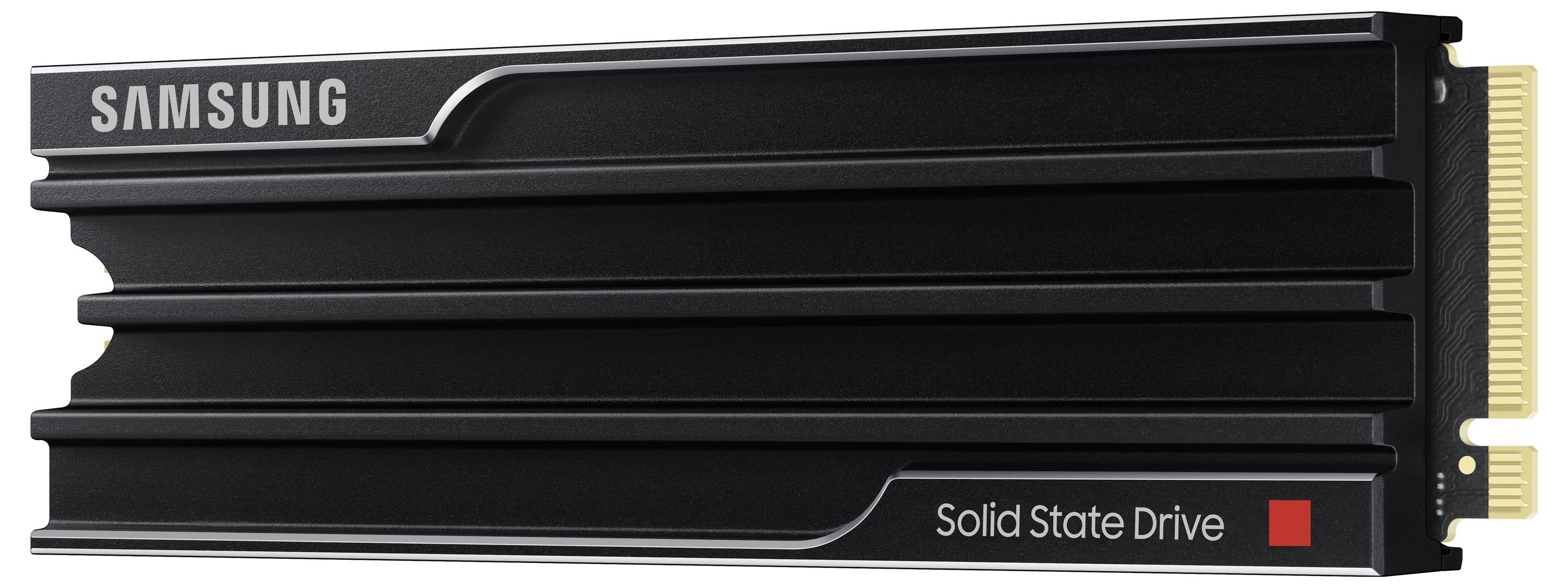 Disque dur SSD Samsung présentant un design rectangulaire noir élégant avec des broches de connexion dorées sur le côté droit.