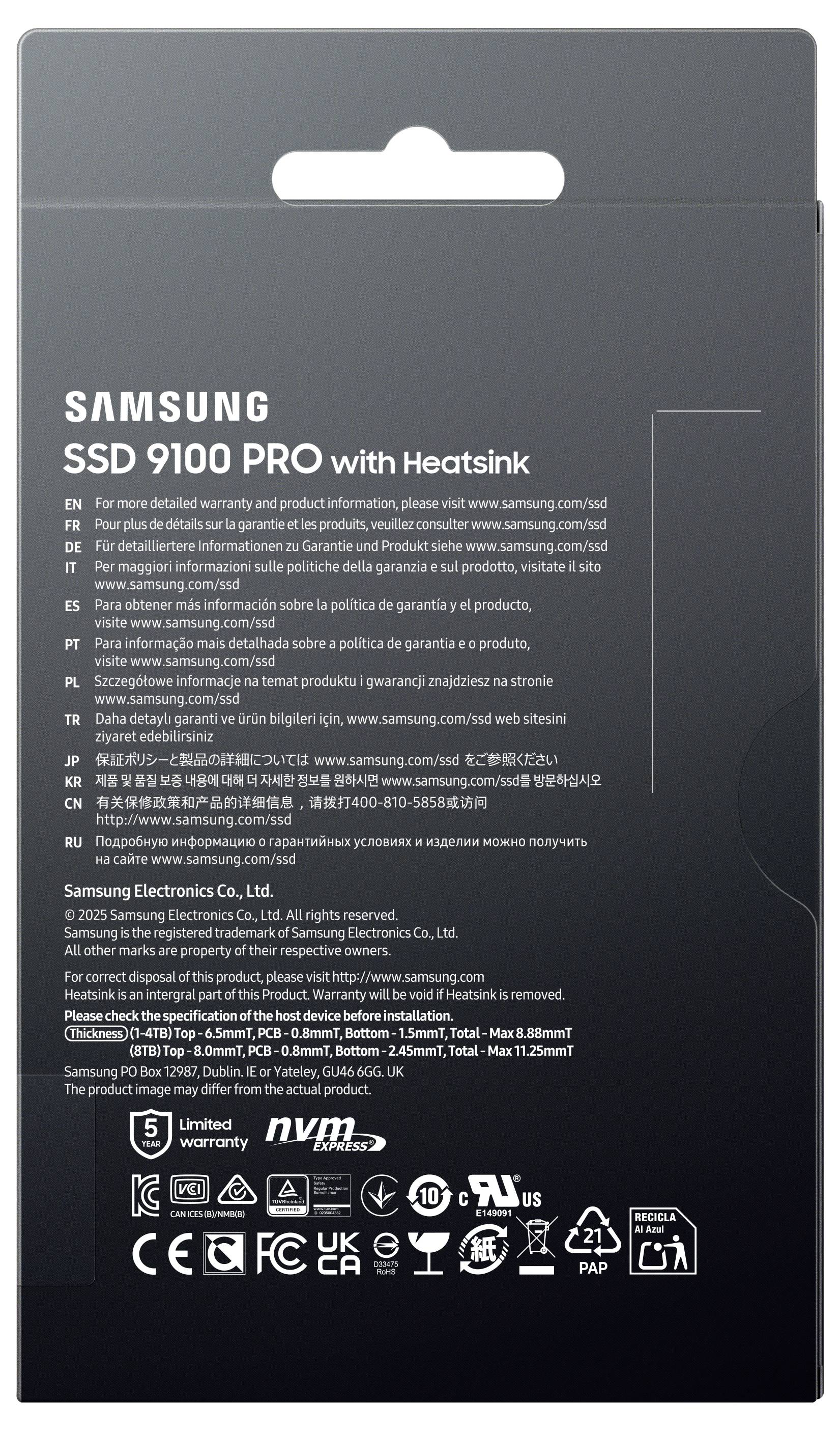 Dos d'un SSD Samsung 9100 PRO avec un dissipateur thermique sur son emballage, affichant des informations de garantie dans plusieurs langues et divers logos de conformité.