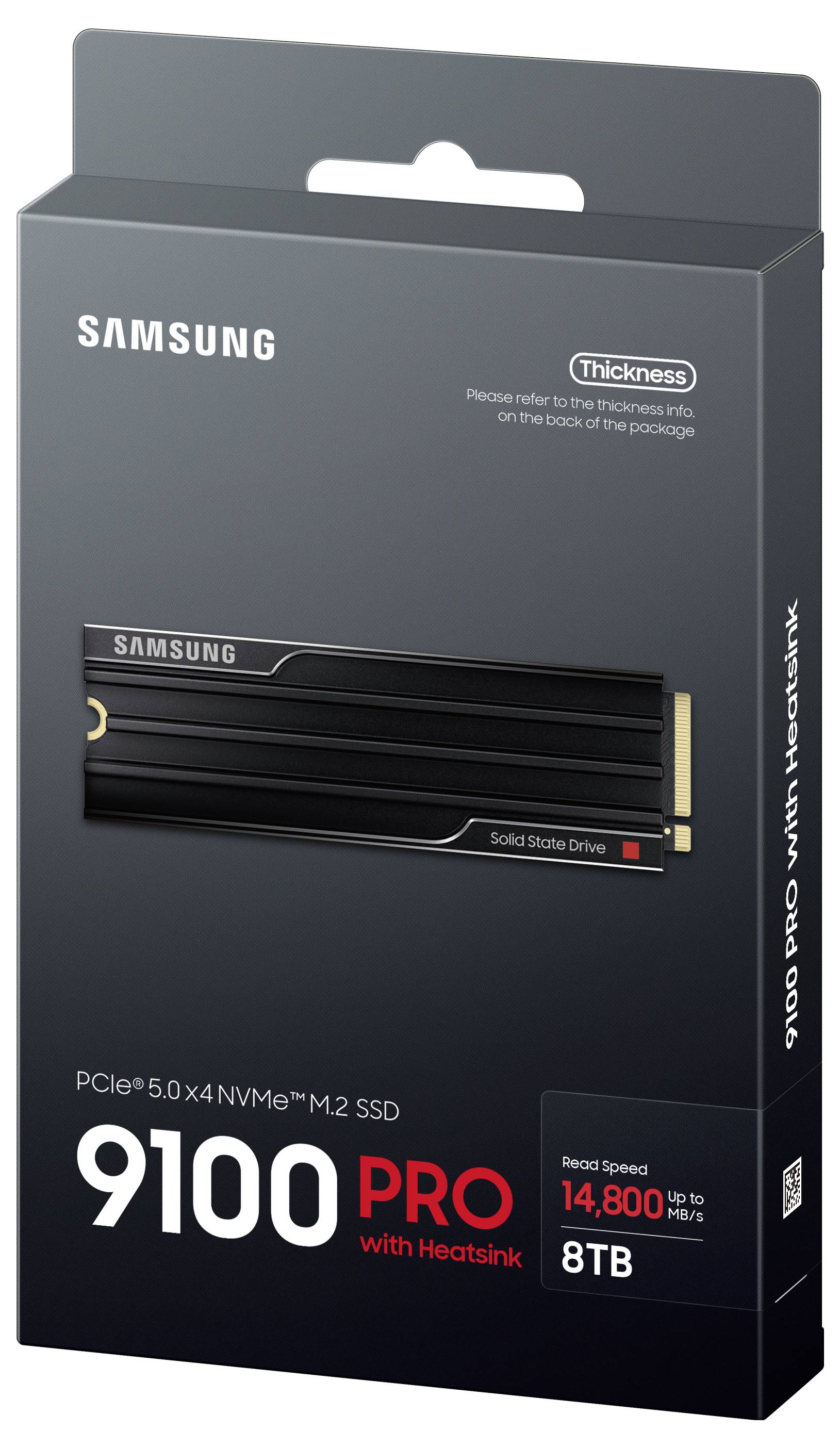 Emballage du Samsung 9100 PRO avec dissipateur thermique, SSD NVMe M.2 PCIe 5.0 x4, 8 To, avec vitesse de lecture de 14 800 Mo/s. Image principale du produit sur la face avant.