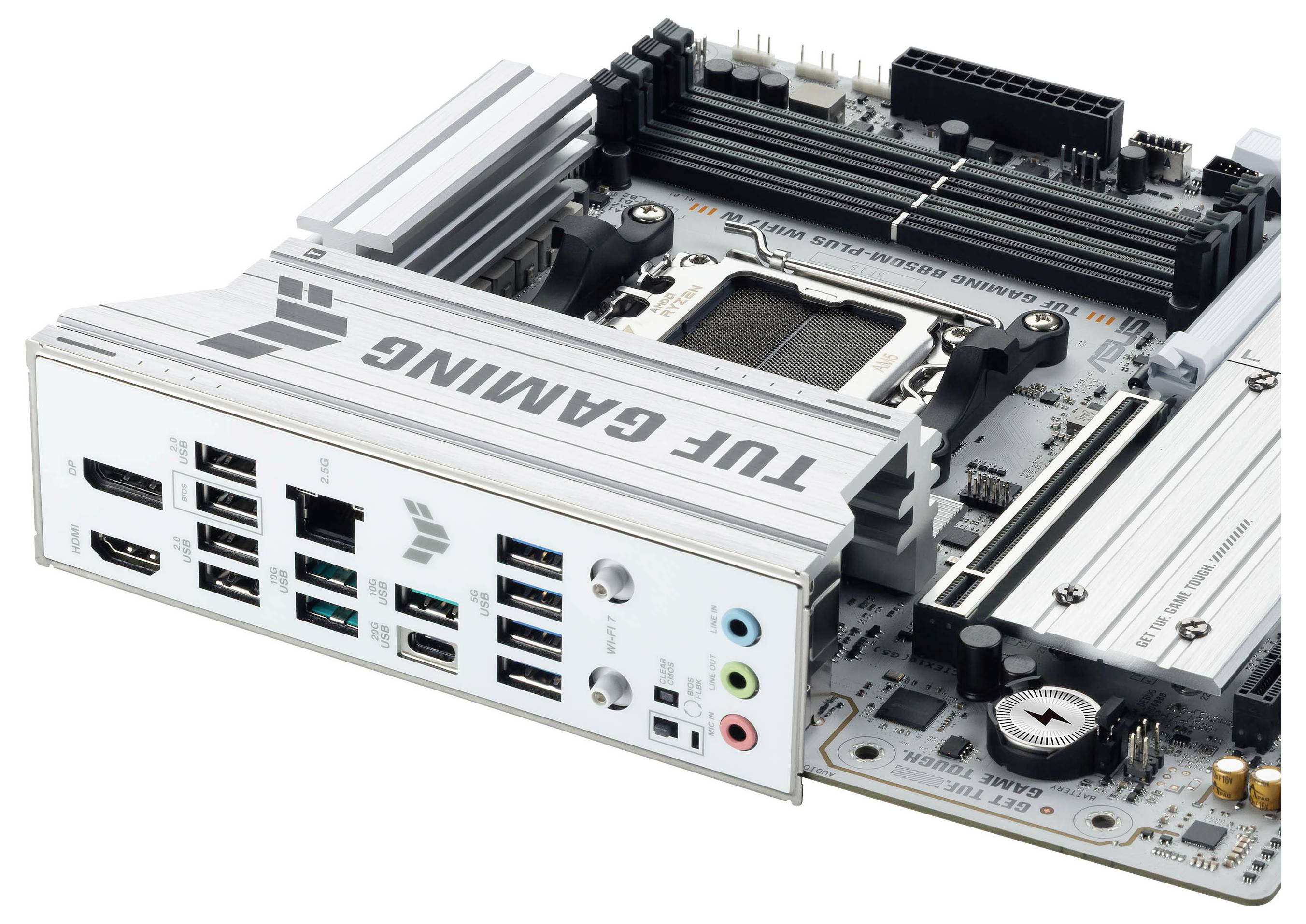 Carte mère de gaming avec plusieurs ports, emplacements de RAM et socket CPU, portant l'étiquette TUF Gaming, conçue pour des configurations haute performance.