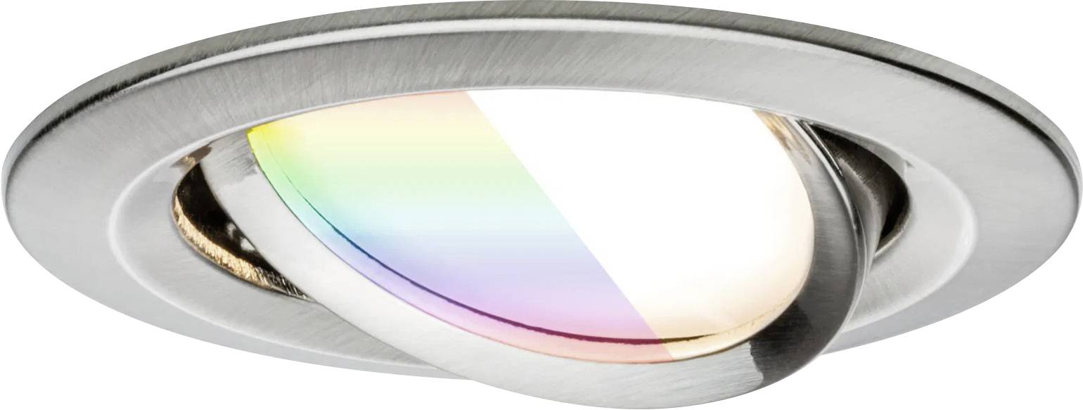 Un luminaire encastré au fini métallique présente un design circulaire ajustable. La lumière émet un spectre de couleurs.