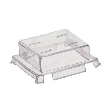 Couvercle en plastique transparent de forme rectangulaire, conçu à des fins de protection ou de contention.