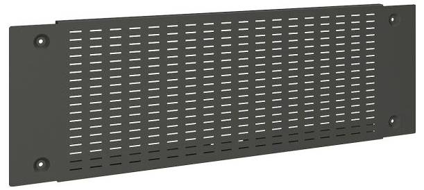 Un panneau rectangulaire en métal noir avec des rangées de fentes horizontales pour la ventilation. Quatre trous dans les coins indiquent les points de fixation.