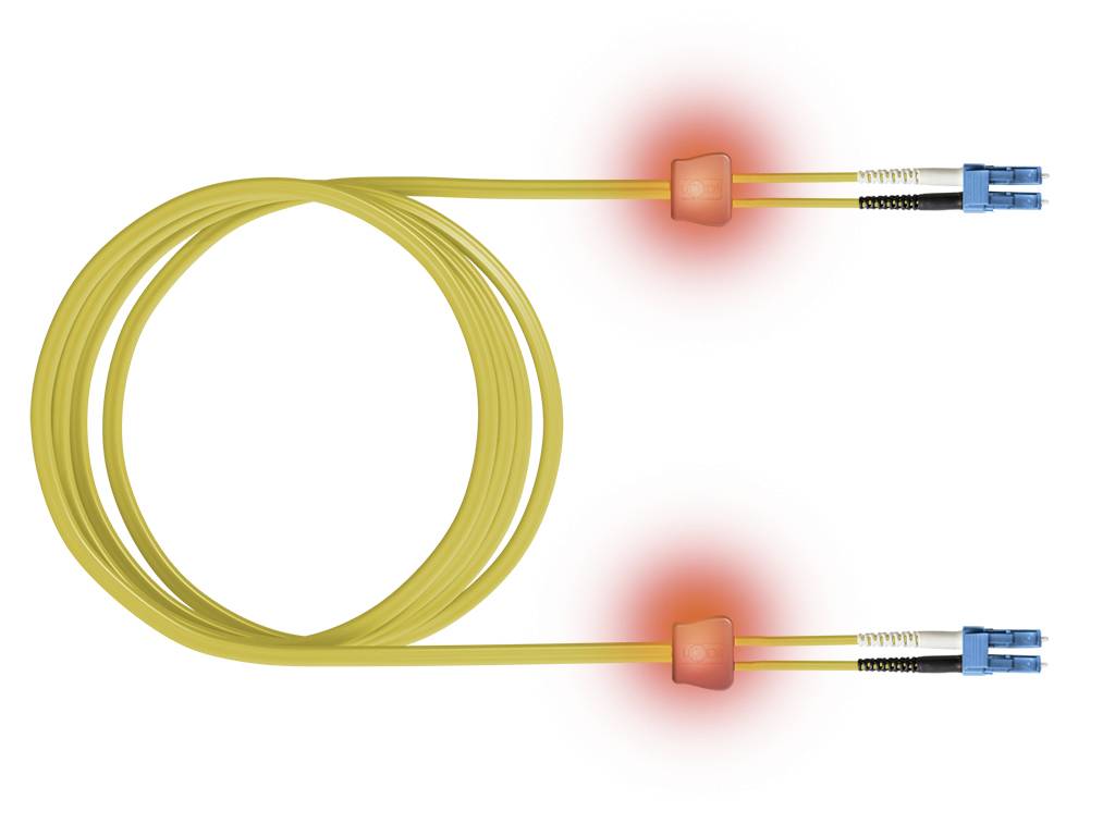 Un câble à fibre optique jaune avec deux nœuds rouges lumineux à ses extrémités, indiquant une transmission de données active.