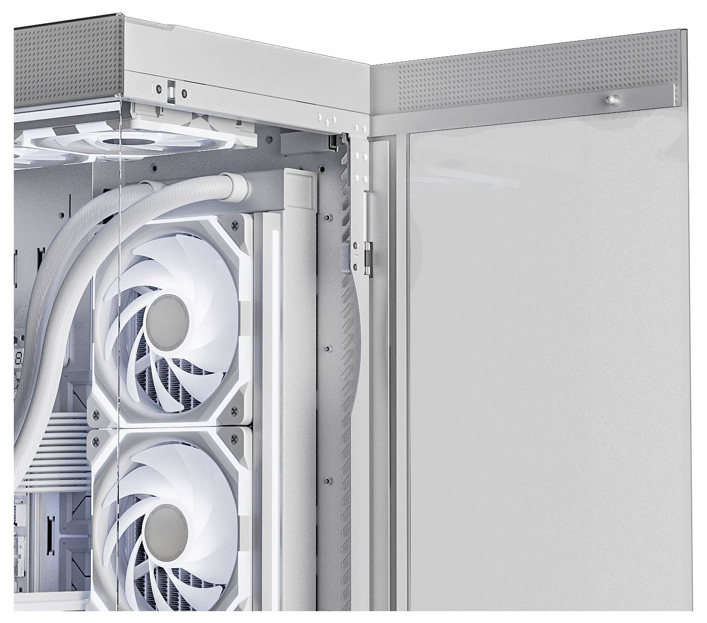 Un boîtier d'ordinateur ouvert montrant deux grands ventilateurs de refroidissement internes, des câbles blancs et une partie de la structure interne.