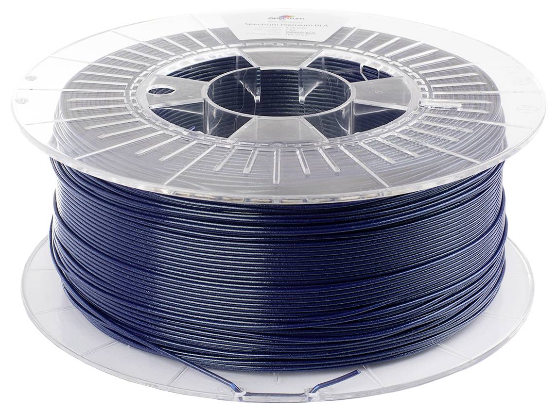 Un rouleau de filament bleu foncé, utilisé pour l'impression 3D, enroulé soigneusement sur un dévidoir en plastique transparent.