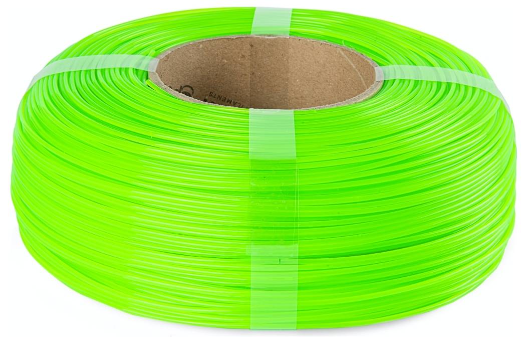 Un rouleau de ficelle ou de filament vert vif soigneusement enroulé autour d'un tube de carton, maintenu par du ruban adhésif transparent.