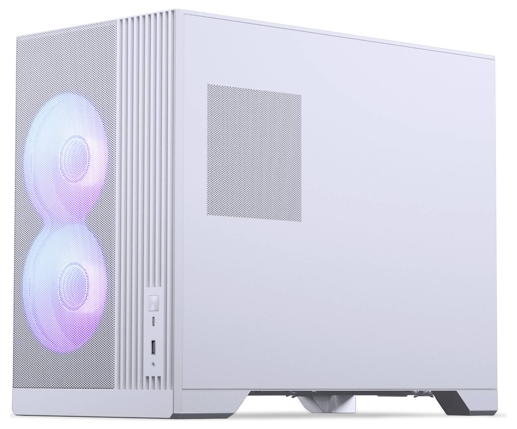 Boîtier d'ordinateur blanc avec panneau latéral en maille, ventilateur à éclairage RVB à l'avant, et ports en façade pour USB et audio.