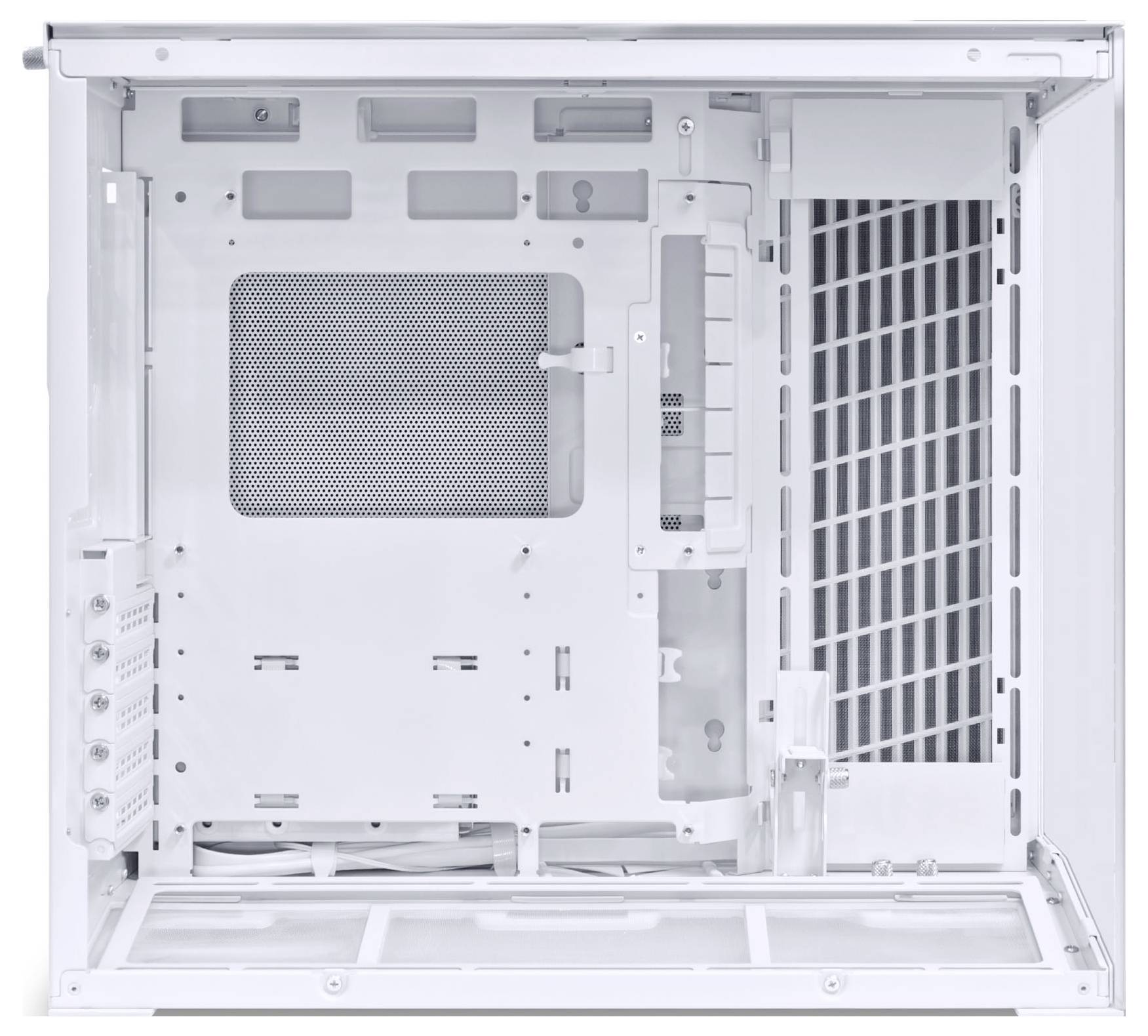Un intérieur de boîtier d'ordinateur blanc, montrant des emplacements pour les composants, des grilles de ventilation et des fonctionnalités de gestion des câbles, avec un espace suffisant pour l'installation.
