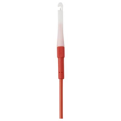Un enfile-fil dentaire rouge et blanc avec un cure-dent intégré, doté d'une poignée fine et ergonomique pour une utilisation facile.