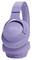Casque JBL violet au design élégant, avec des boutons de commande et des options de connexion filaire visibles sur l'écouteur.