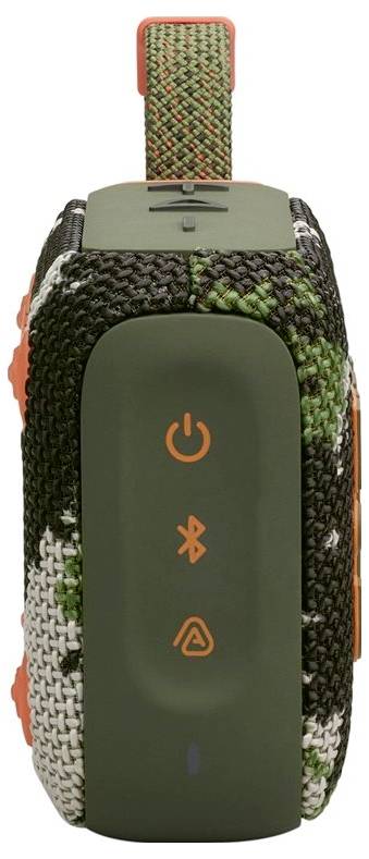 Enceinte Bluetooth portable au design camouflage, équipée de boutons de commande pour la mise en marche, le Bluetooth et le volume sur son côté.