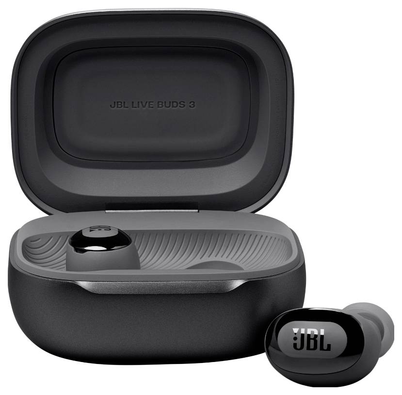 Une paire d'écouteurs sans fil JBL noirs avec leur boîtier de charge ouvert, montrant l'écouteur gauche à l'intérieur et l'écouteur droit placé à l'extérieur.