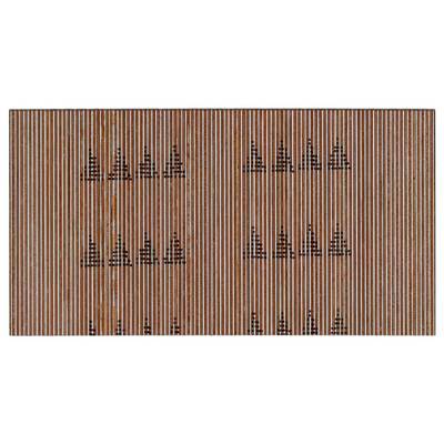 Une œuvre d'art rectangulaire avec des lignes verticales dans des tons de brun et de noir, formant des motifs triangulaires abstraits à travers la toile.
